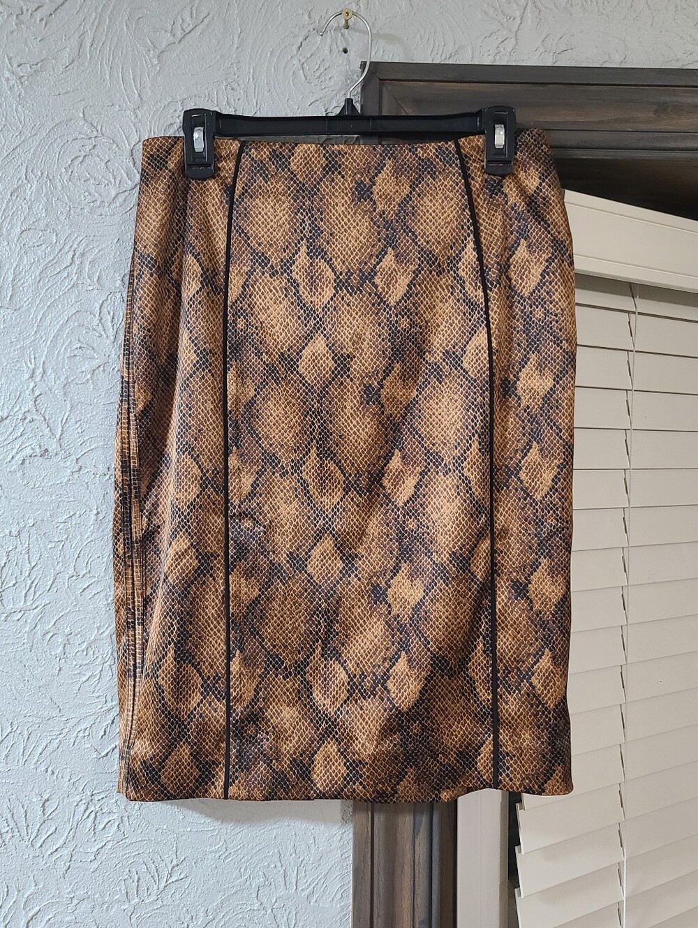 White House Black Market Sz 8 Brown Black Midi Satin Pencil Snake Print Skirt